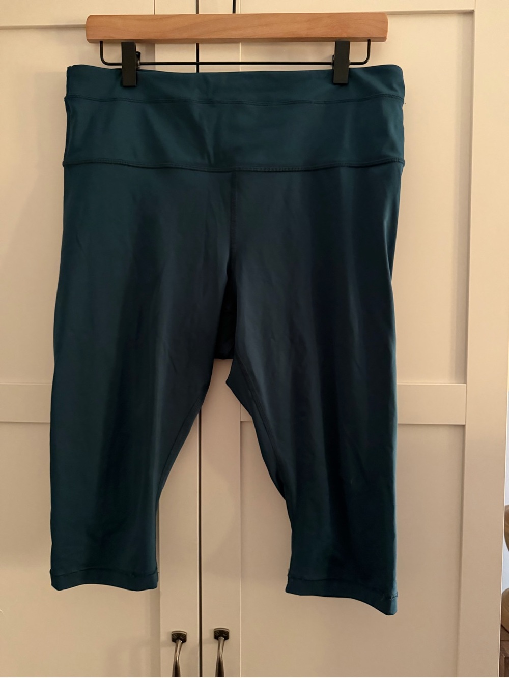 Athleta Teal Accelerate Crop (1X)